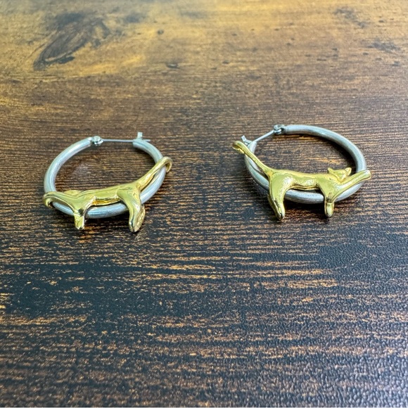 Vintage Cat Hoop Earrings Gold and Silver Tone - Picture 7 of 8